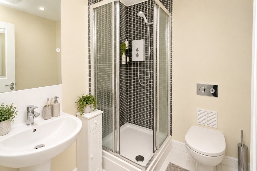 Flat Lidstone Court in Borough of Spelthorne