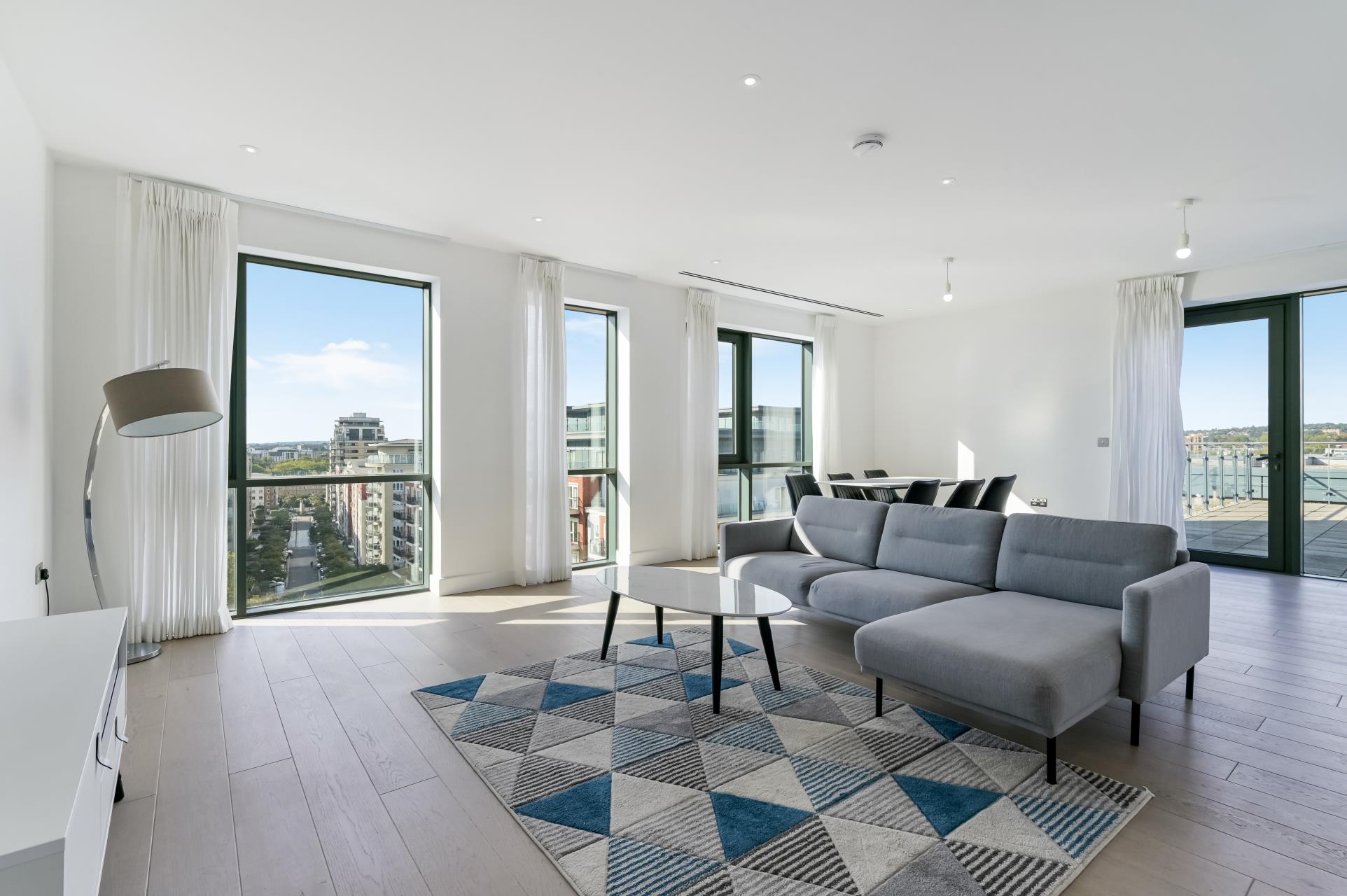 Flat Beaufort Square in Greater London