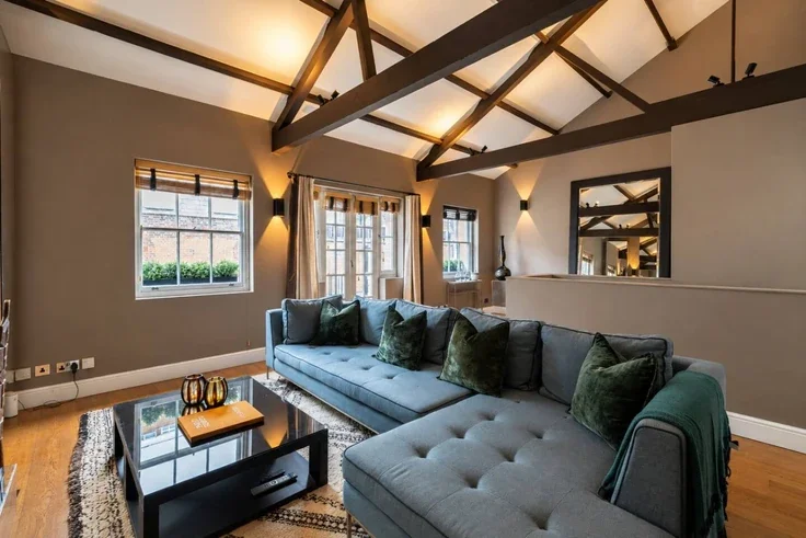 House Pavilion Road in Greater London