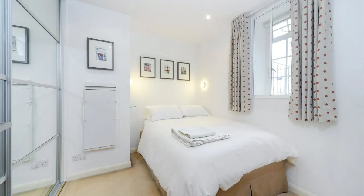 Flat Queen Square in Greater London