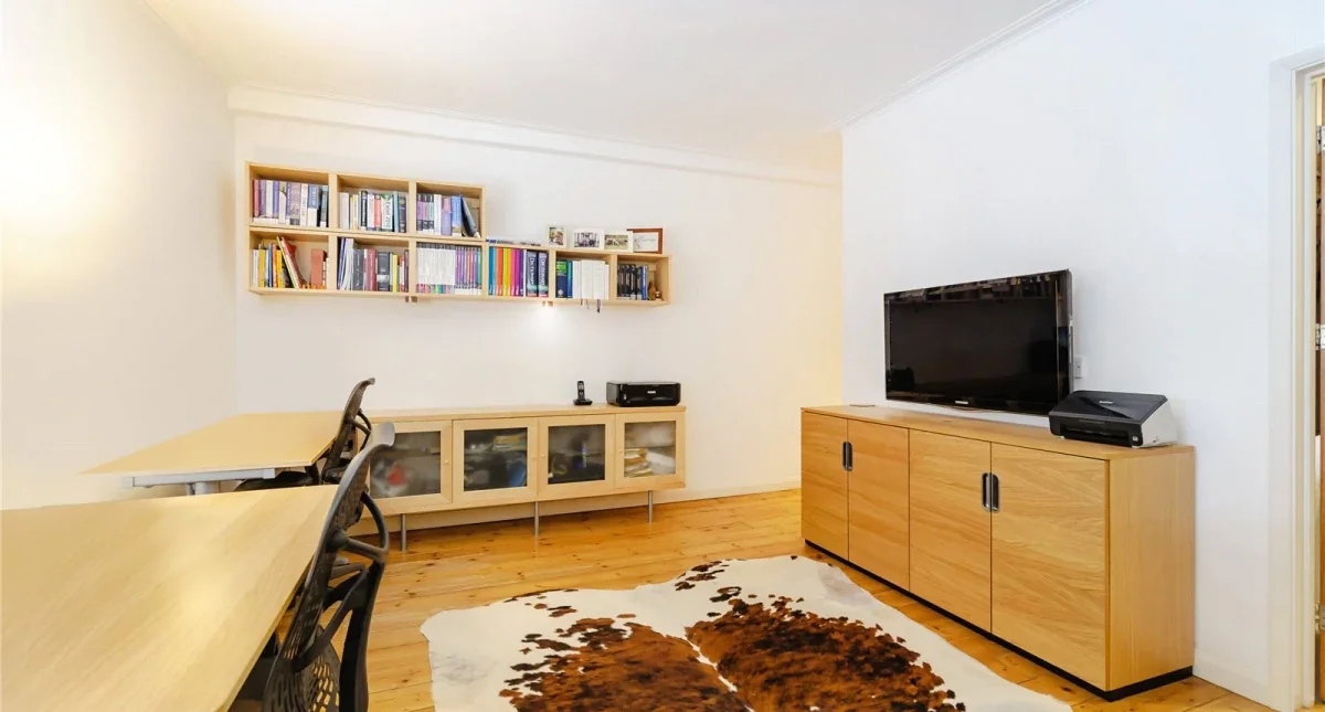 Flat Queen Square in Greater London