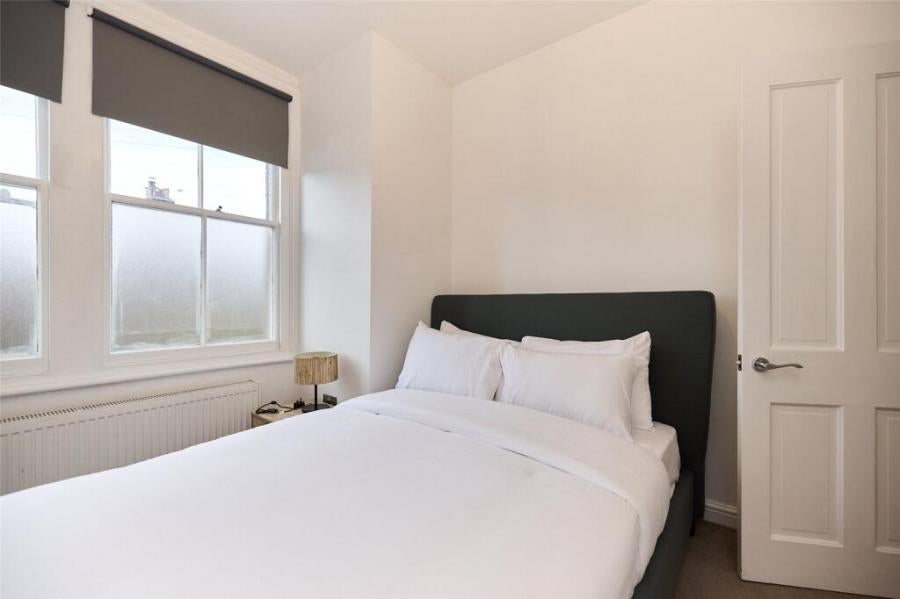Flat Edgington Road in Greater London