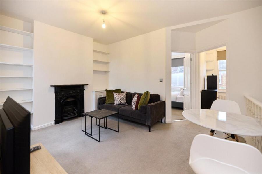 Flat Edgington Road in Greater London