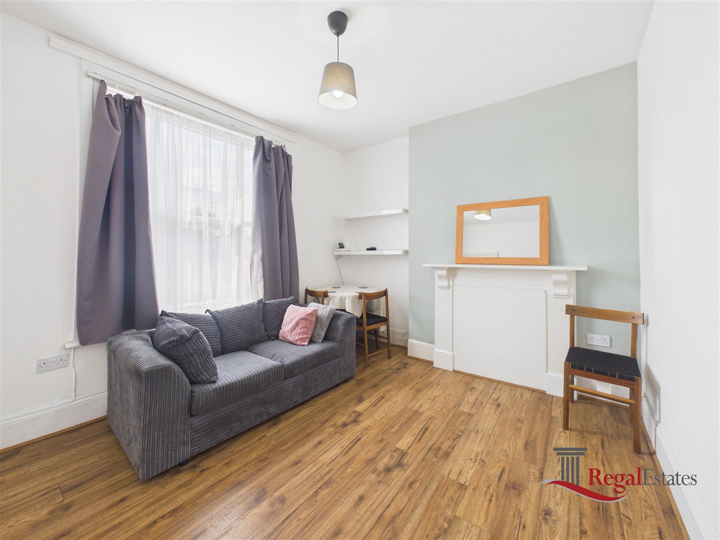 Flat Rucklidge Avenue in Greater London