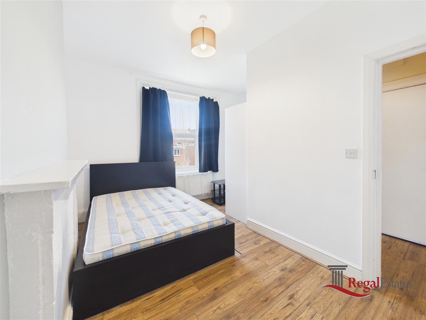 Flat Rucklidge Avenue in Greater London