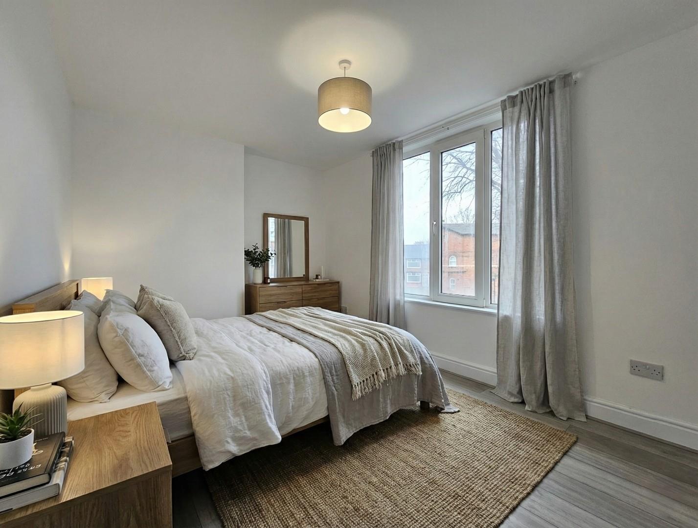 Flat Clarendon Avenue in Trafford