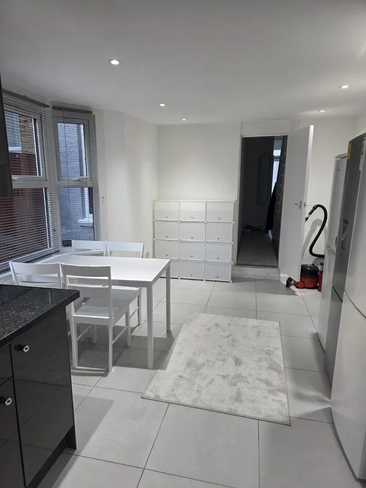 Room Elsenham Road in Greater London