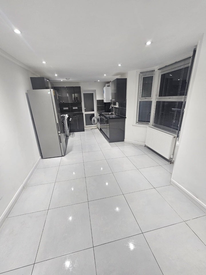 Room Elsenham Road in Greater London