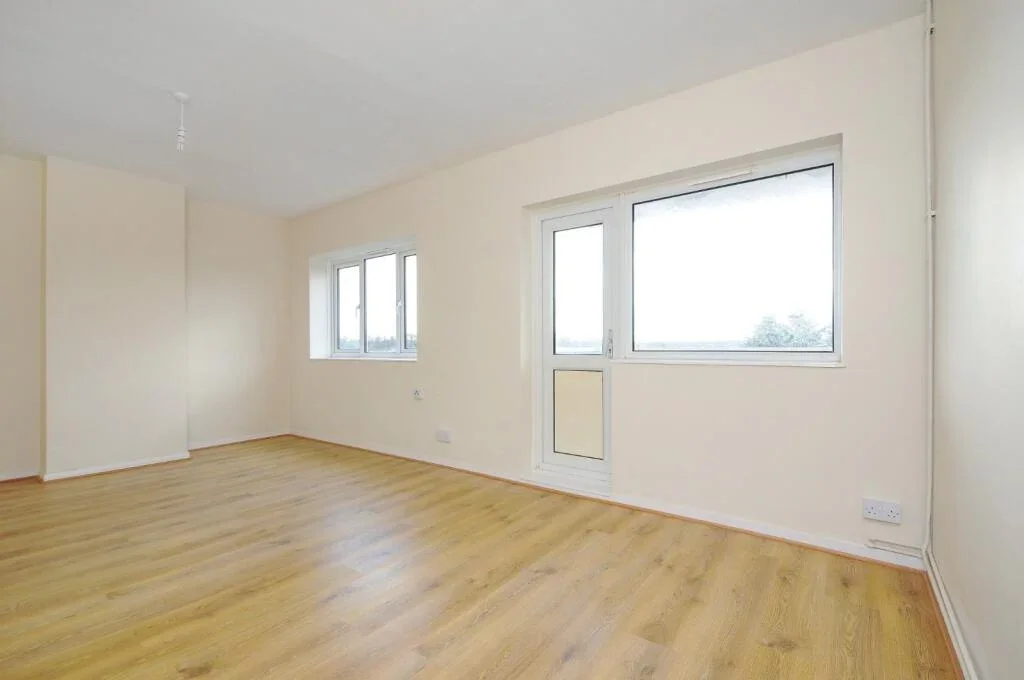 Flat Whitefoot Lane in Greater London