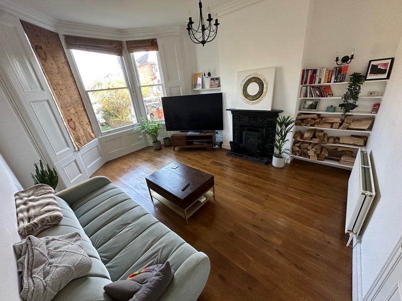 Room Middle Lane in Greater London