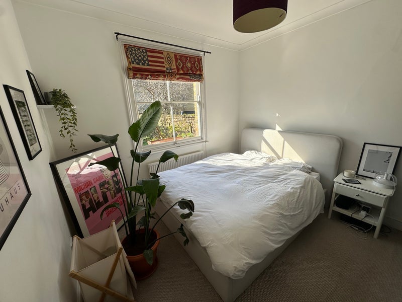 Room Middle Lane in Greater London