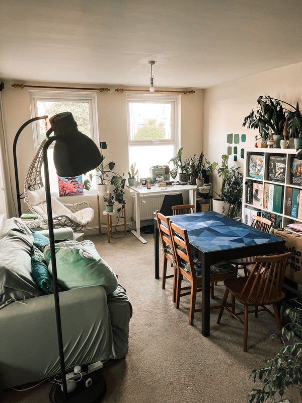 Room Rossiter Road in Greater London