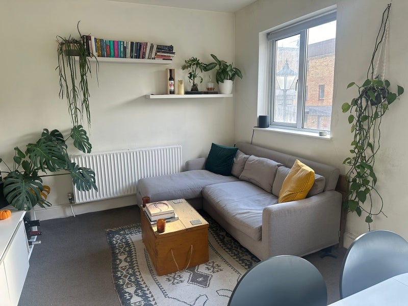 Room Machell Road in Greater London