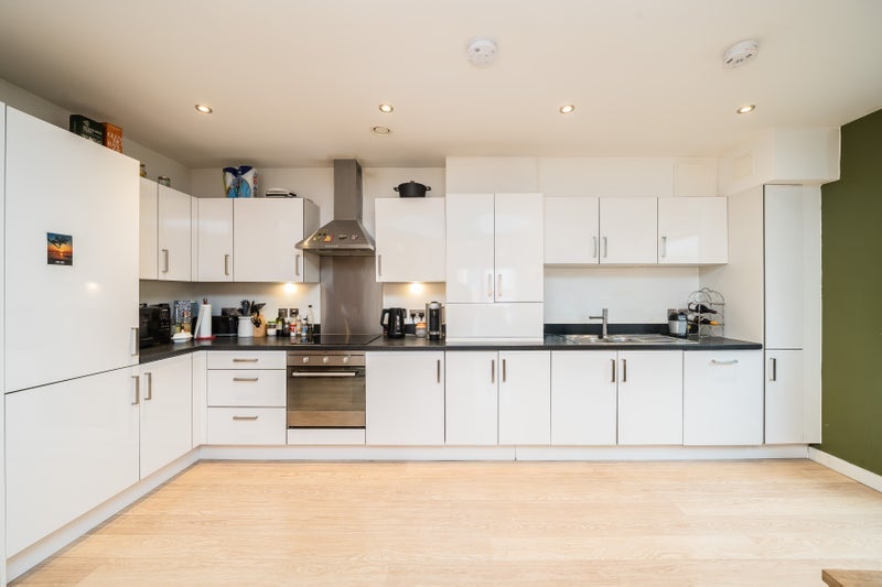 Room Ardwell Road in Greater London