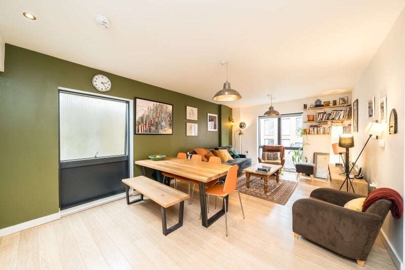 Room Ardwell Road in Greater London