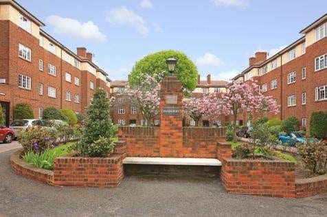 Flat Danescroft in Greater London