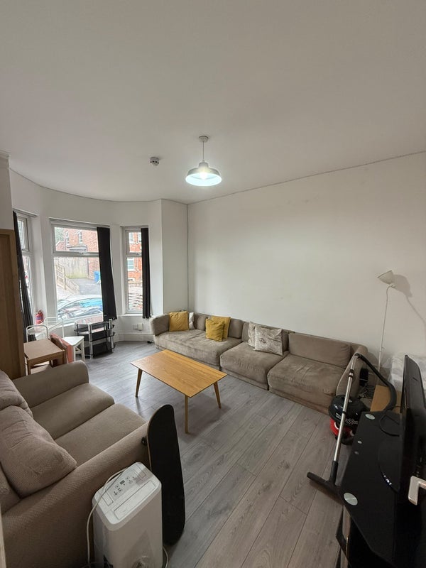 Room Talbot Road in Manchester