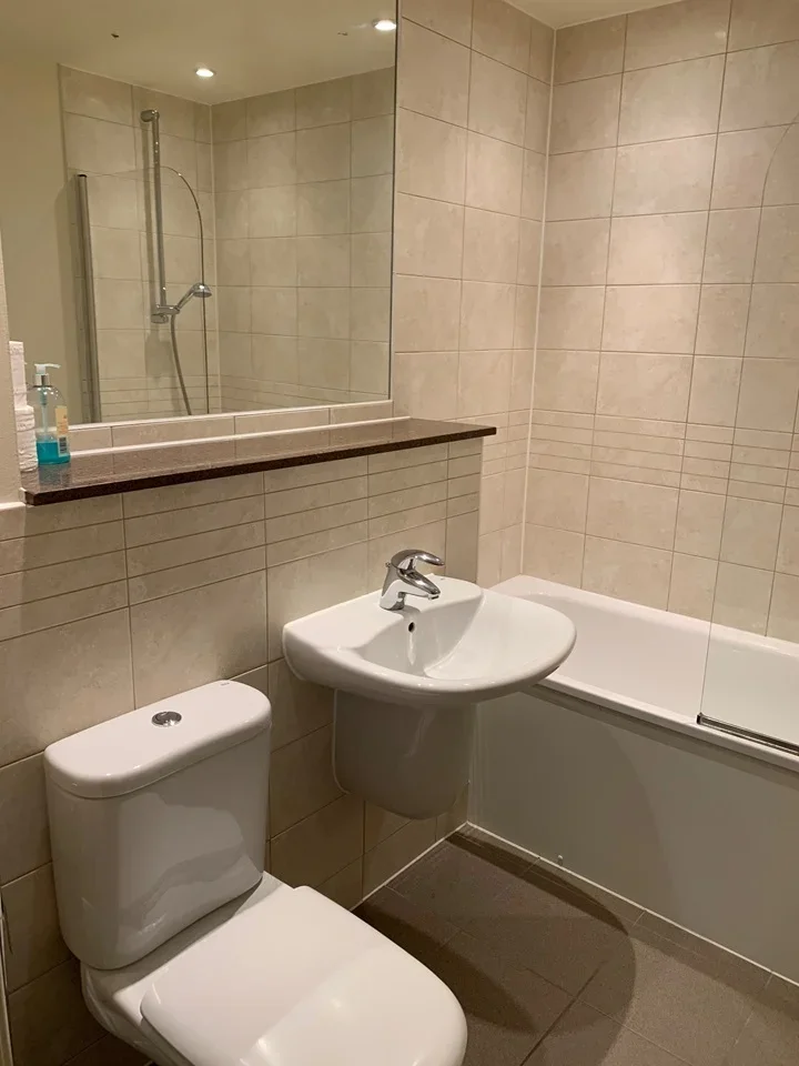 Flat Matching Court in Greater London