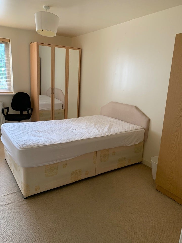 Flat Matching Court in Greater London