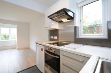 Flat Rousham Lane in Greater London
