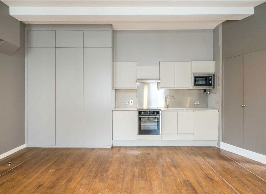 Flat Old Brompton Road in Greater London