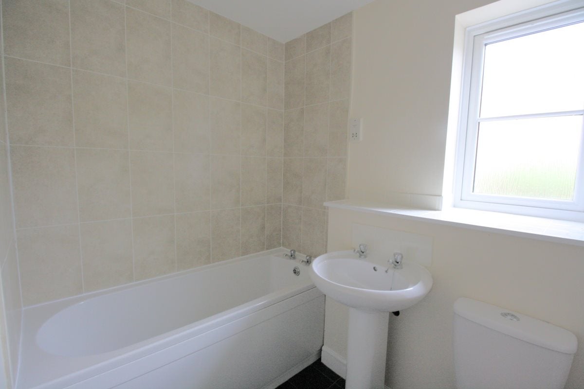 Flat Carshalton Road in Reigate and Banstead