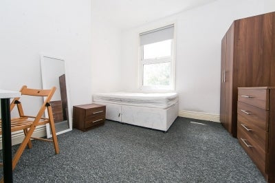 House Estcourt Terrace in Leeds