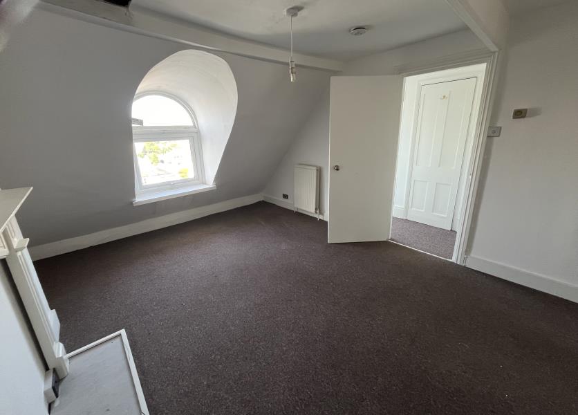 Flat Magdalen Road in Exeter