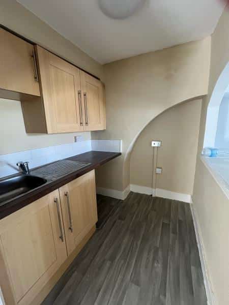 Flat Magdalen Road in Exeter