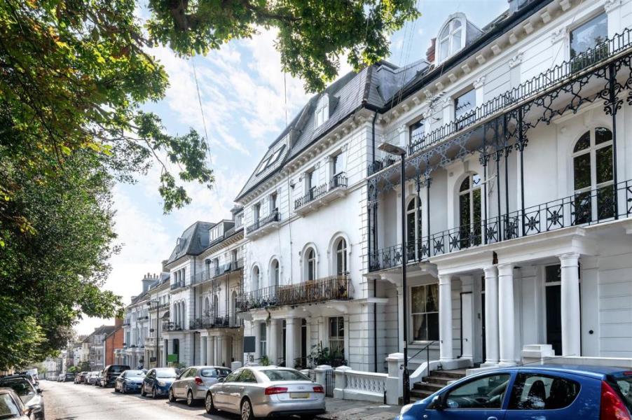 Flat Magdalen Road in Exeter