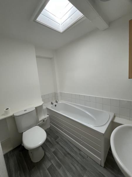 Flat Magdalen Road in Exeter