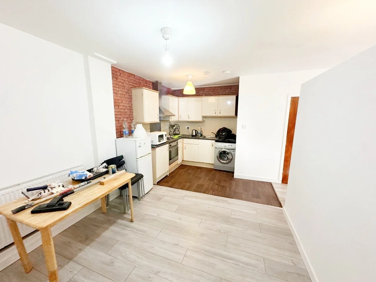 Flat Clapham Road in Greater London