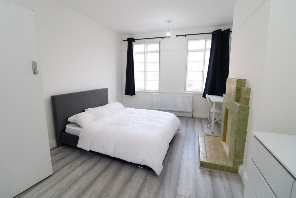 Room Globe Road in Greater London
