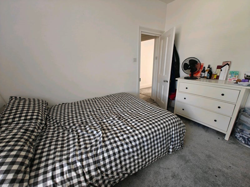 Room Waldegrave Road in Greater London