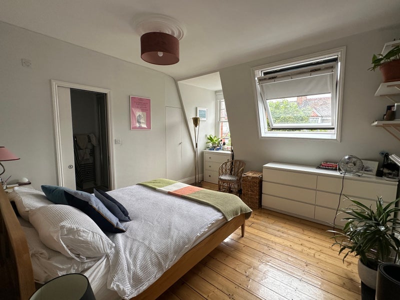 Room Franchise Place in Greater London