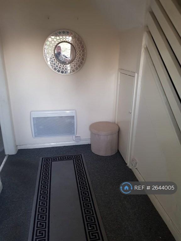 Flat Seaforth Road in Liverpool