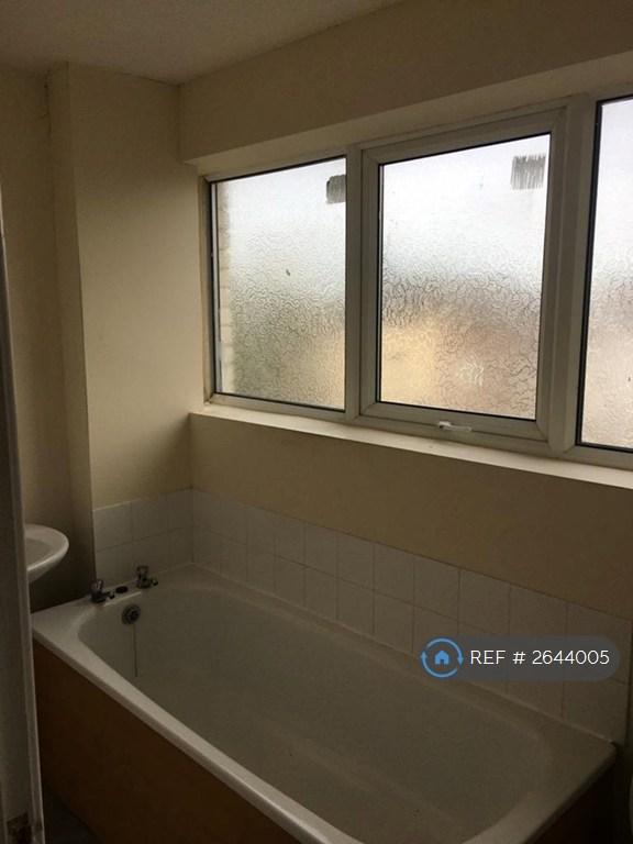 Flat Seaforth Road in Liverpool