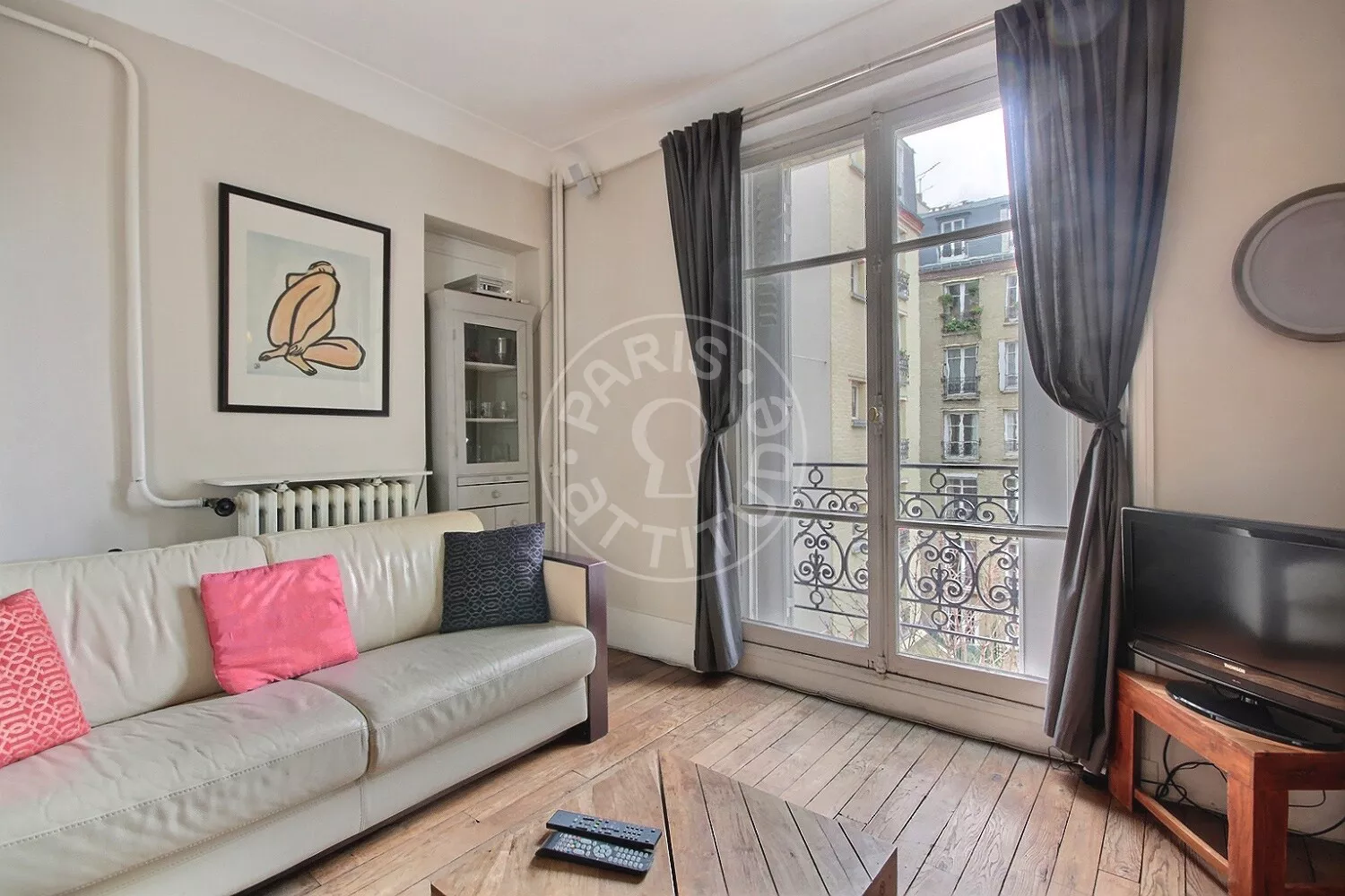 Flat Rue Eugène Millon in Paris