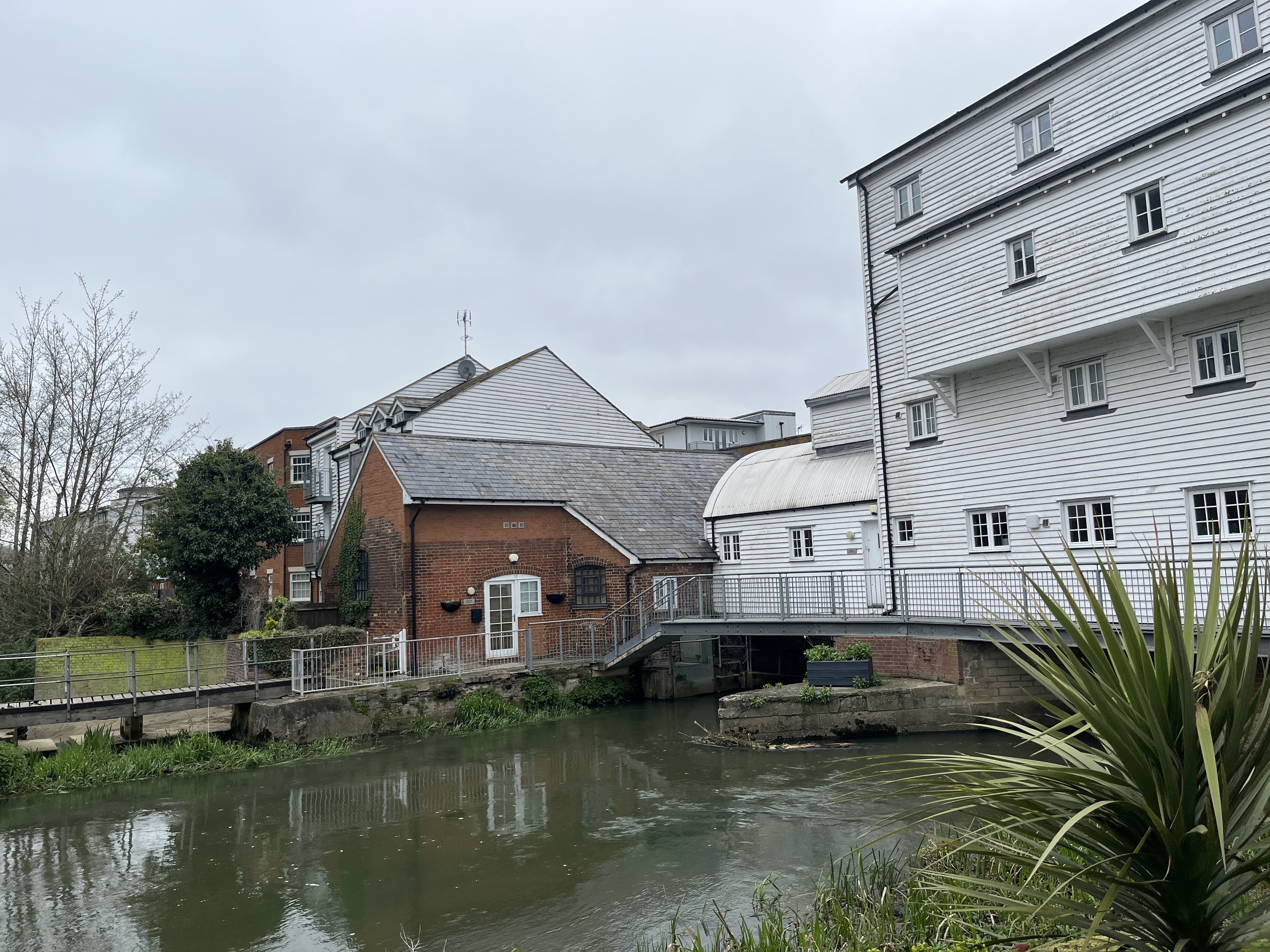 Flat Weir Court in Canterbury