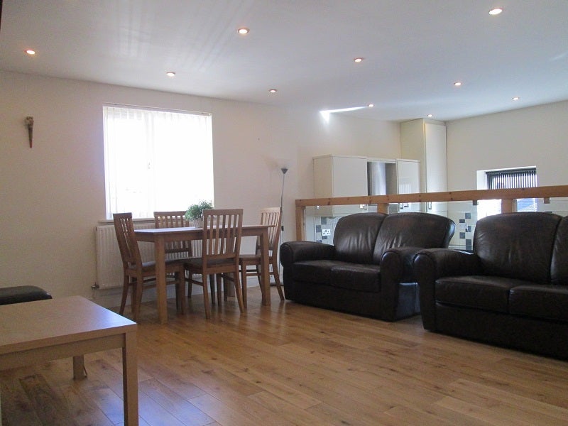Flat Sketty Road in Swansea