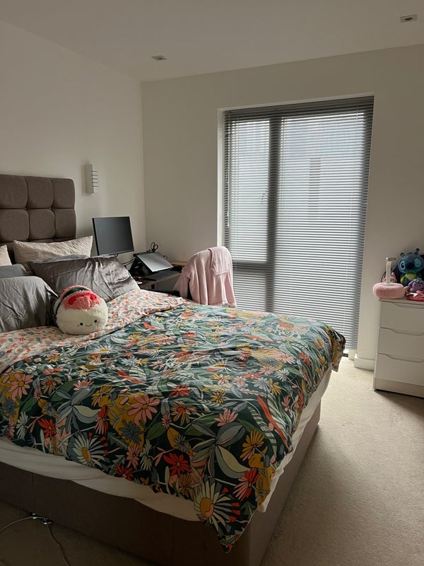 Flat Heneage Street in Greater London