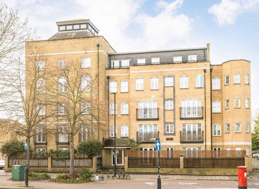 Flat Stockwell Green in Greater London