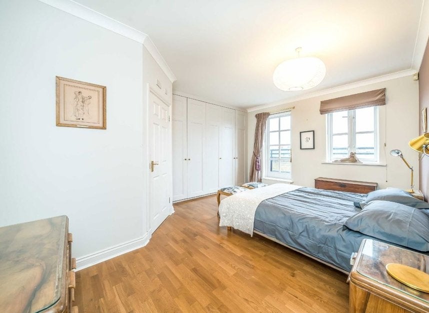 Flat Stockwell Green in Greater London