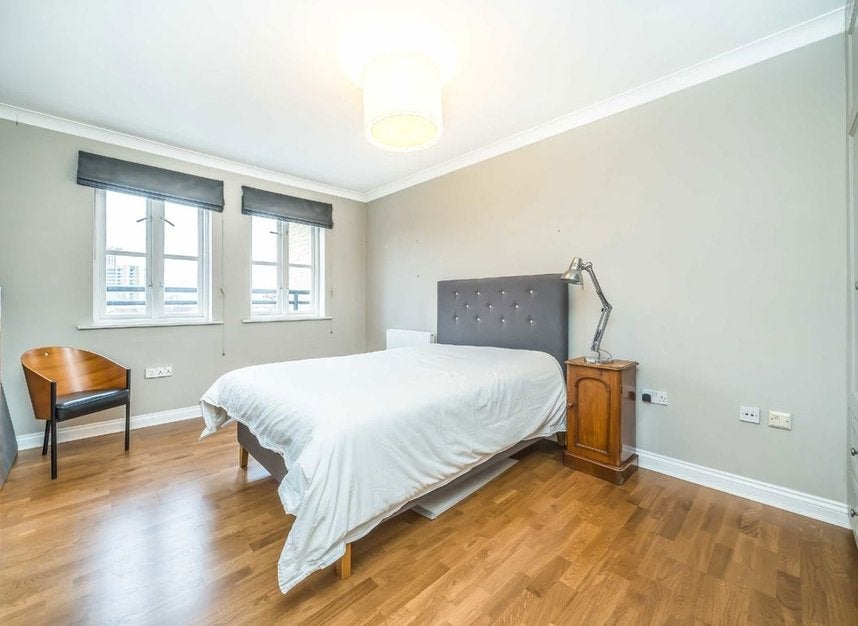 Flat Stockwell Green in Greater London