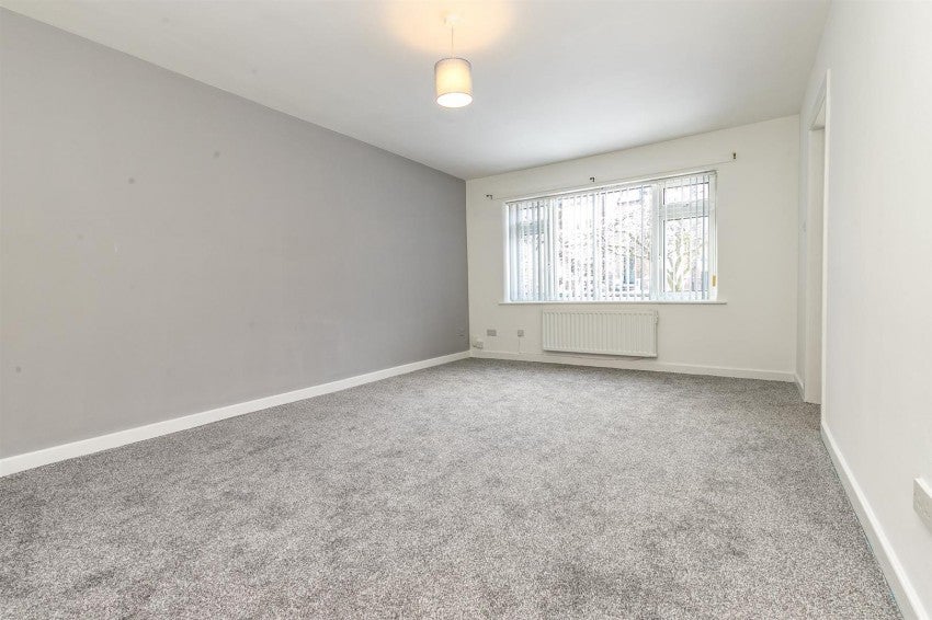 Flat Rookfield Court in Trafford