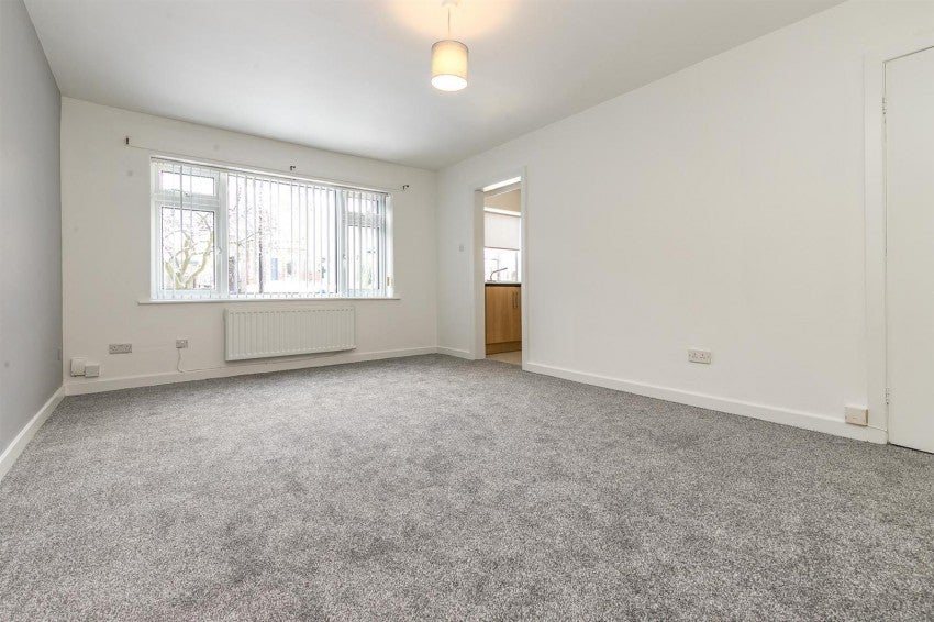 Flat Rookfield Court in Trafford