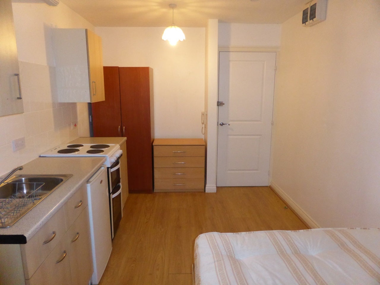 Room Wellfield Road in Welwyn Hatfield