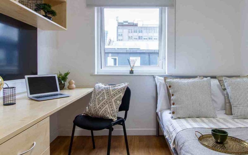 Room Lower Loveday Street in Birmingham