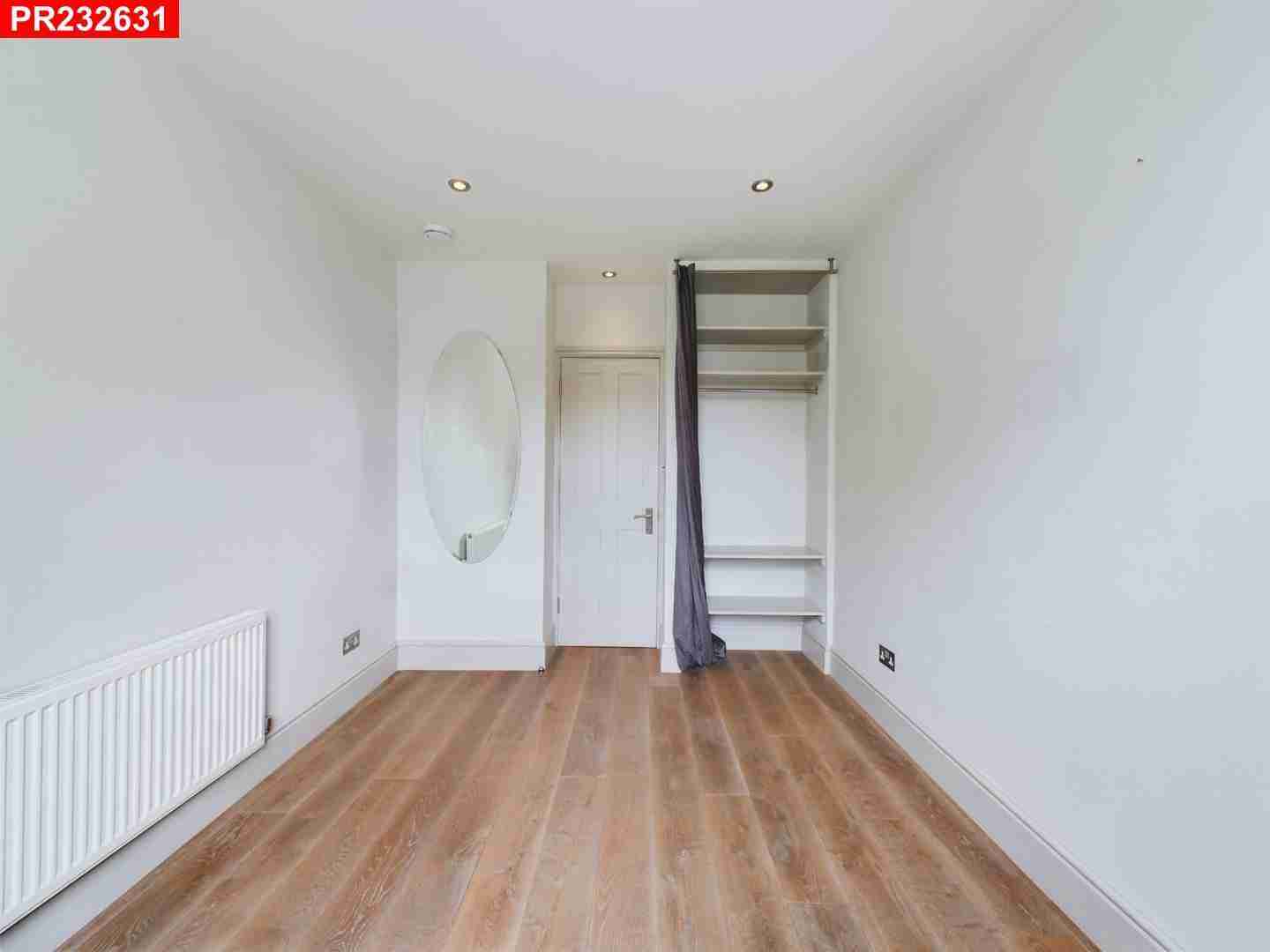 Flat St Stephen's Gardens in City of Westminster