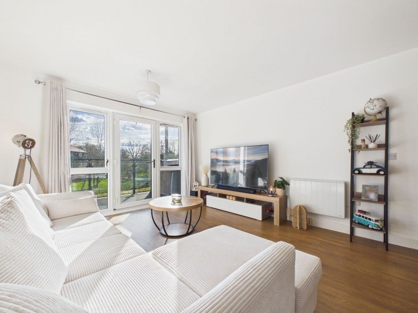 Flat Biggs Lane in Arborfield Green